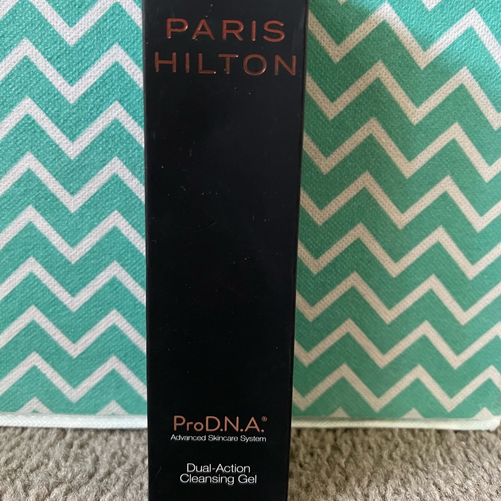Paris Hilton Pro D.N.A Dual Action Cleansing Gel